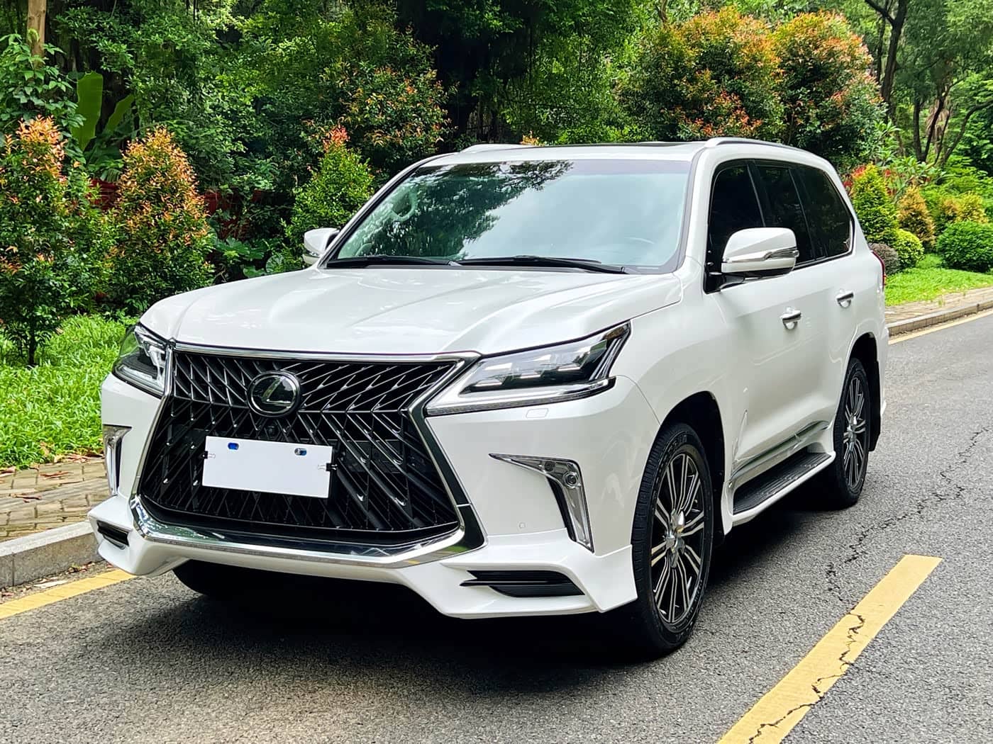 Lexus LX