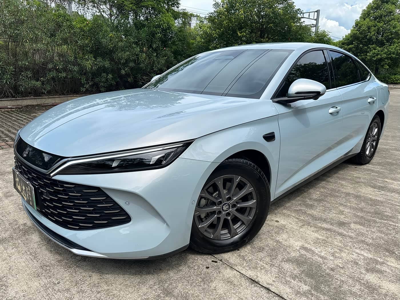 BYD Qin L