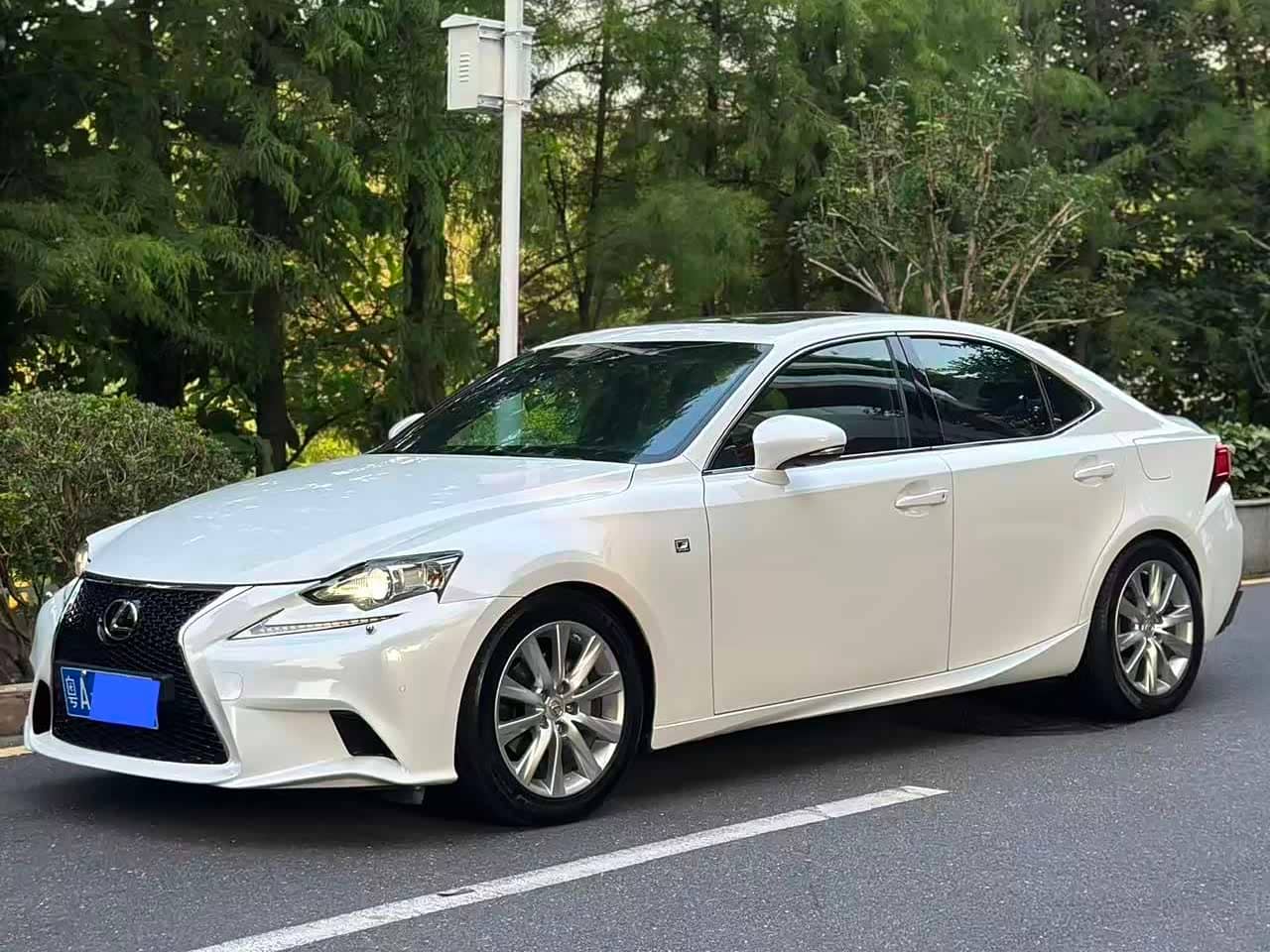 Lexus IS