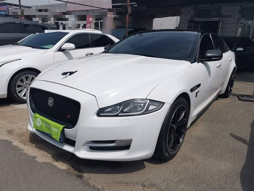 Jaguar XJ