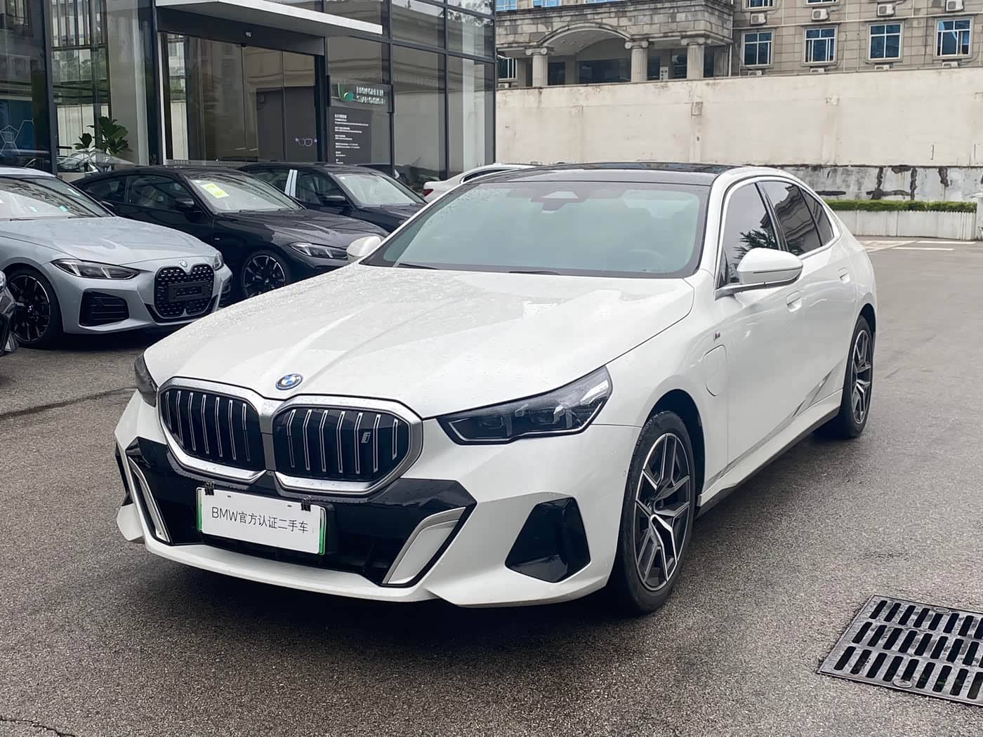 BMW i5