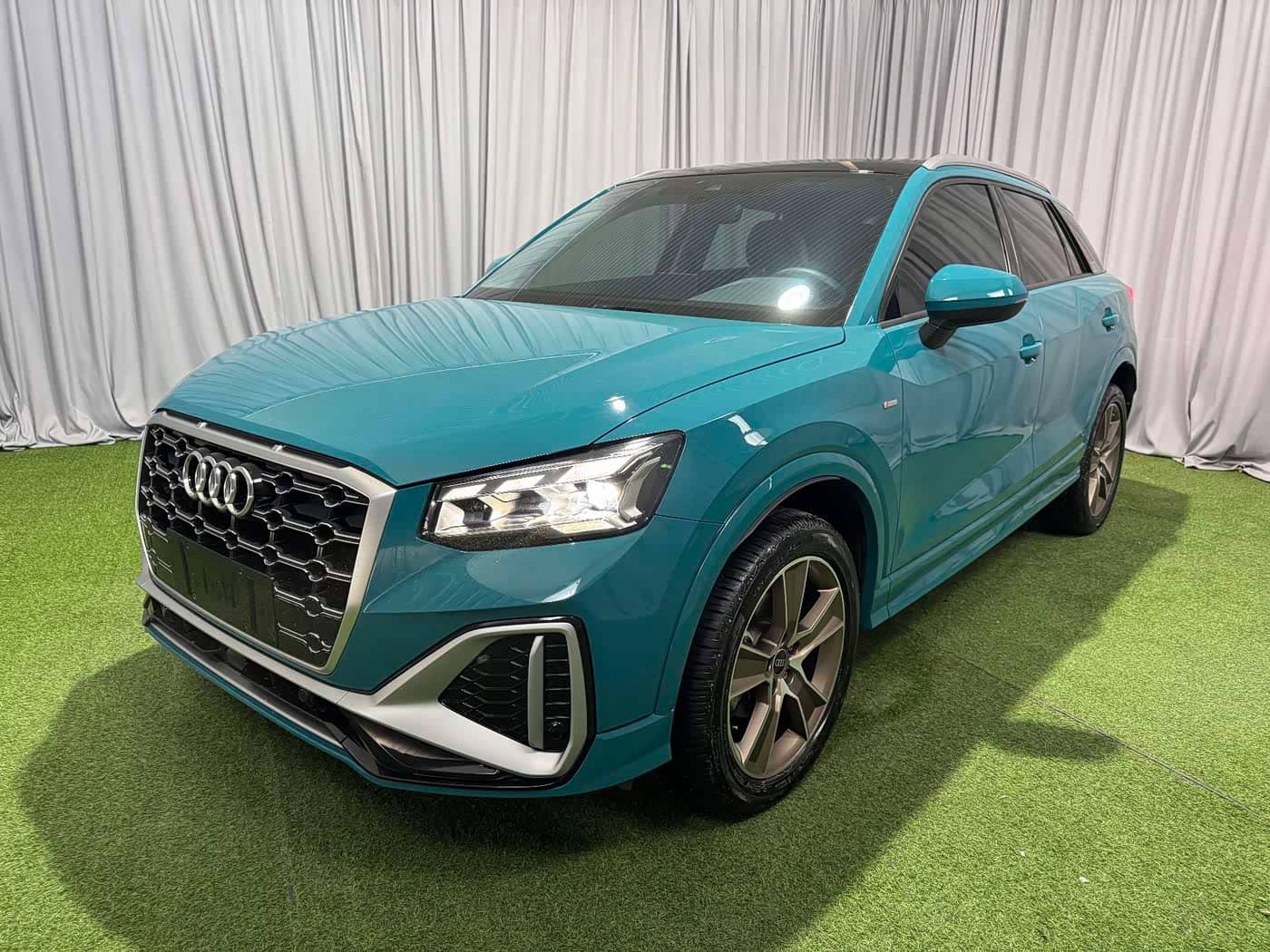 Audi Q2L