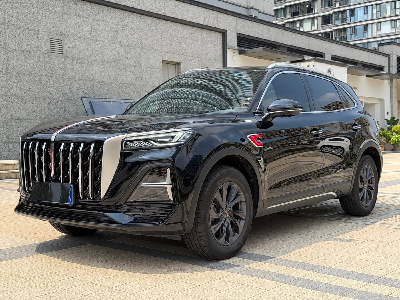Hongqi HS5