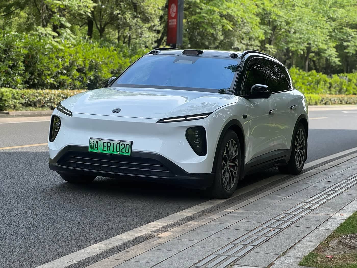 NIO ES6