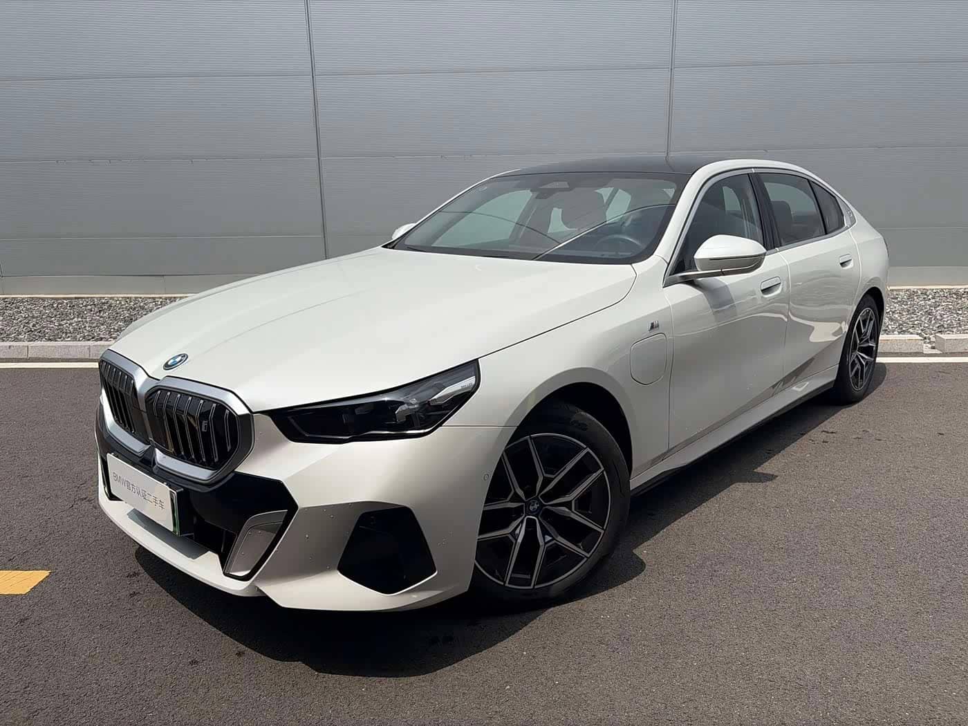 BMW i5