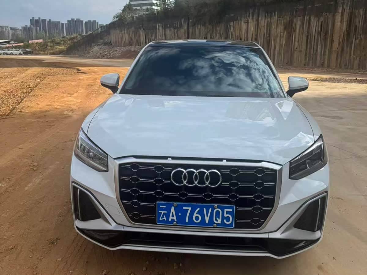 Audi Q2L