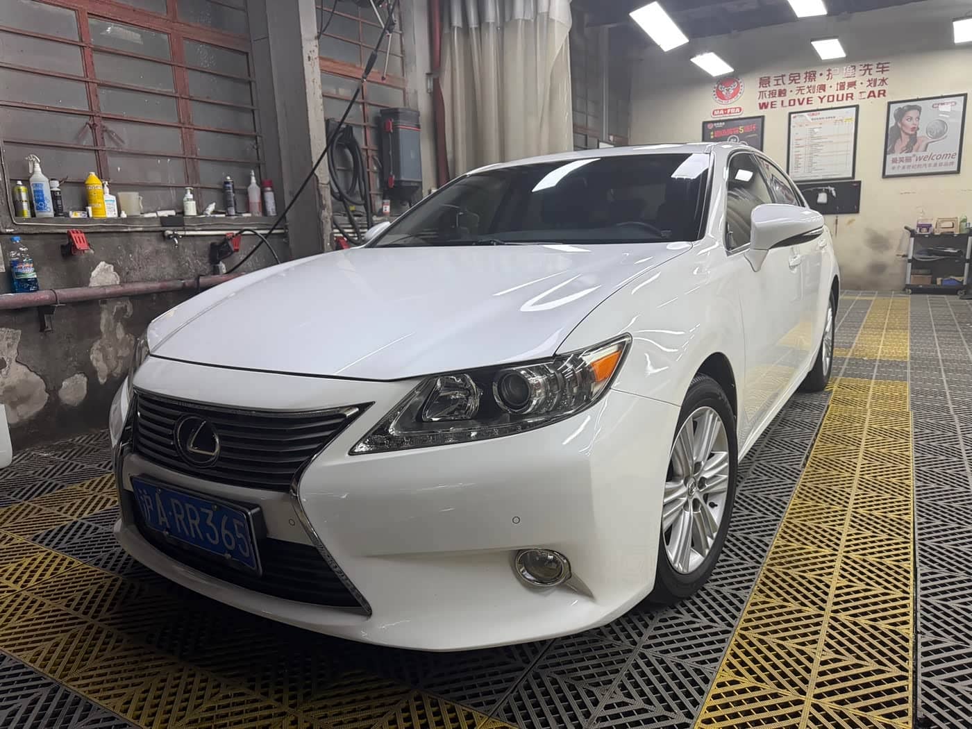 Lexus ES