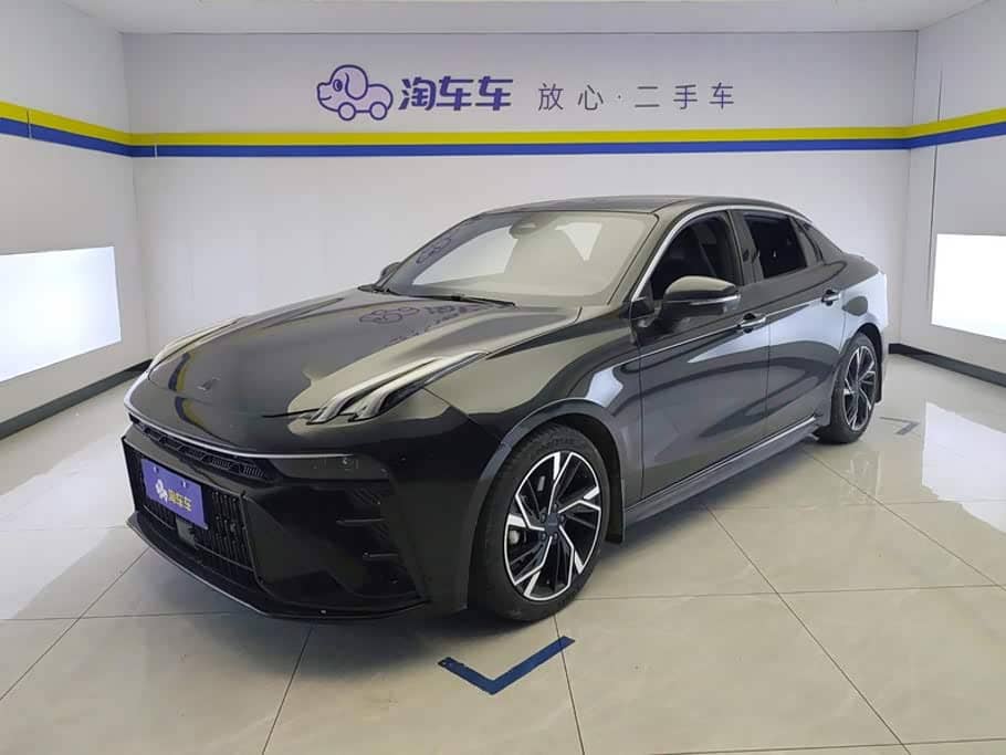 Lynk & Co 03