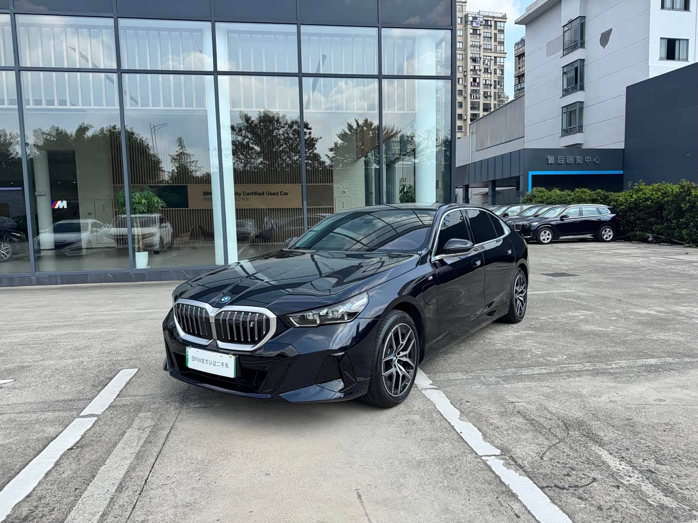 BMW i5