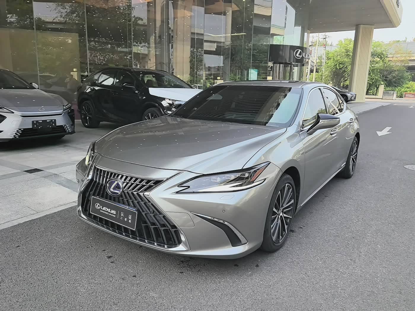 Lexus ES