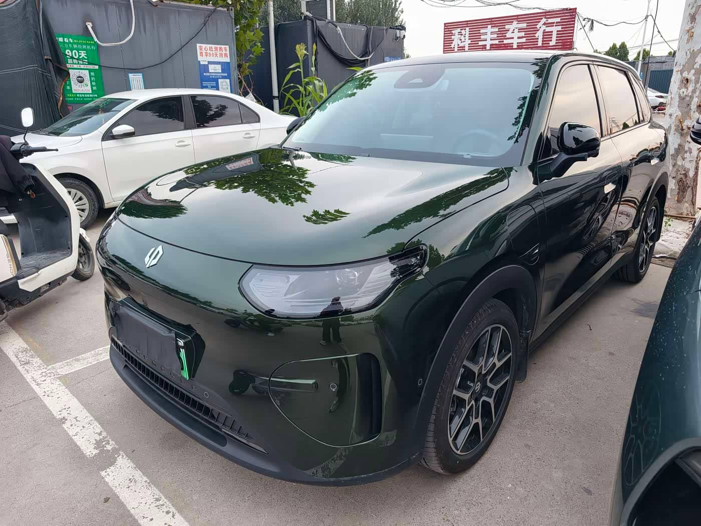 Leapmotor A10