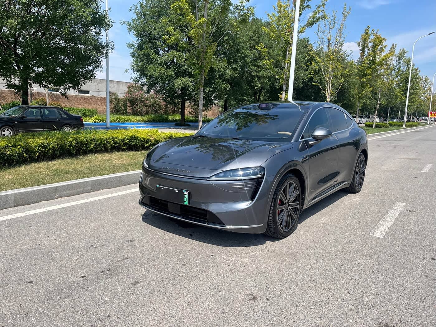 Zhijie Luxeed R7
