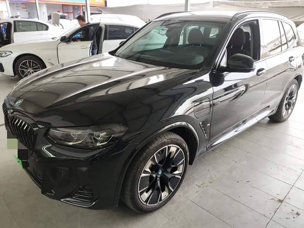 BMW iX3