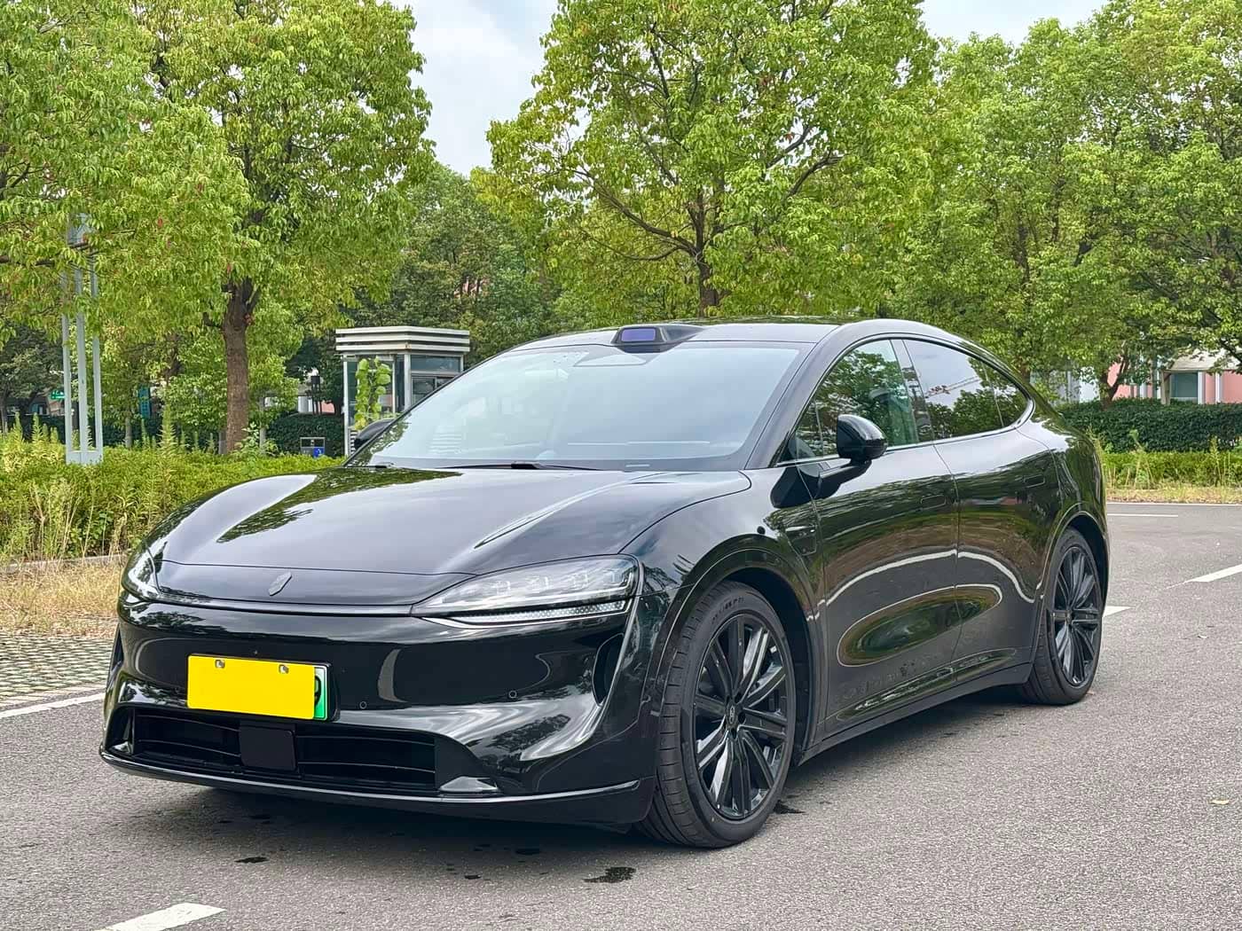 Zhijie Luxeed R7