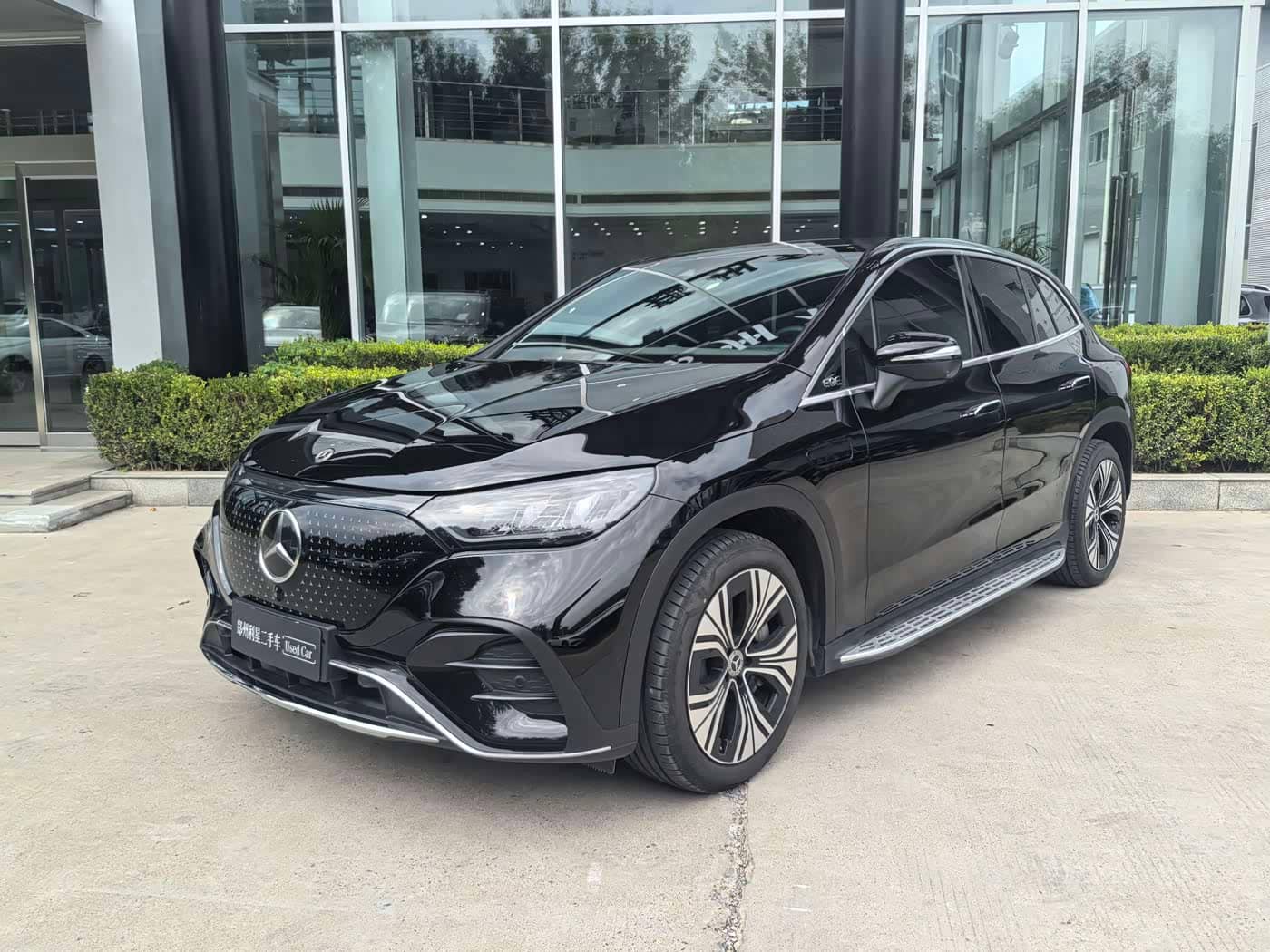 Mercedes-Benz EQE SUV