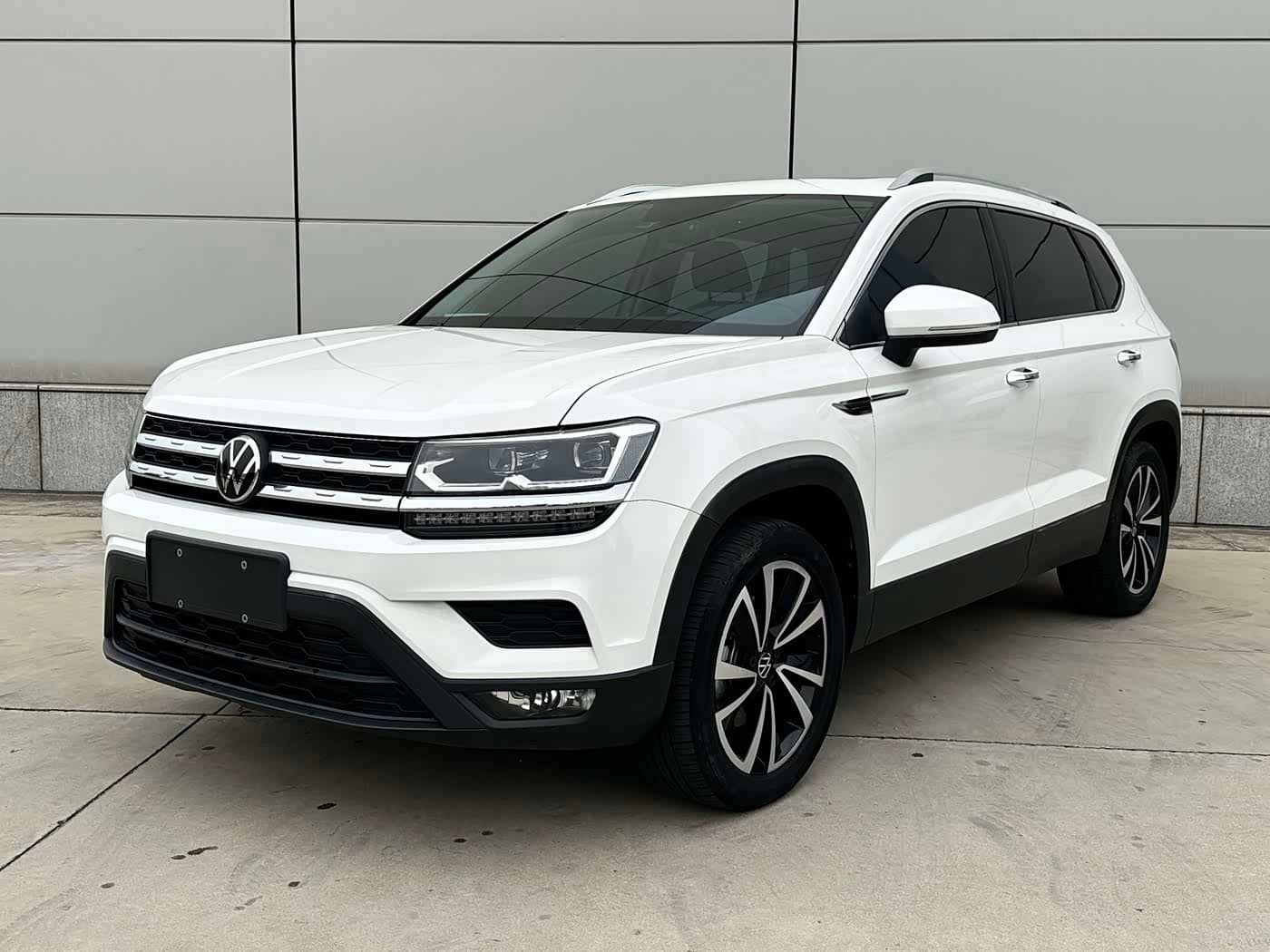 Volkswagen Tharu
