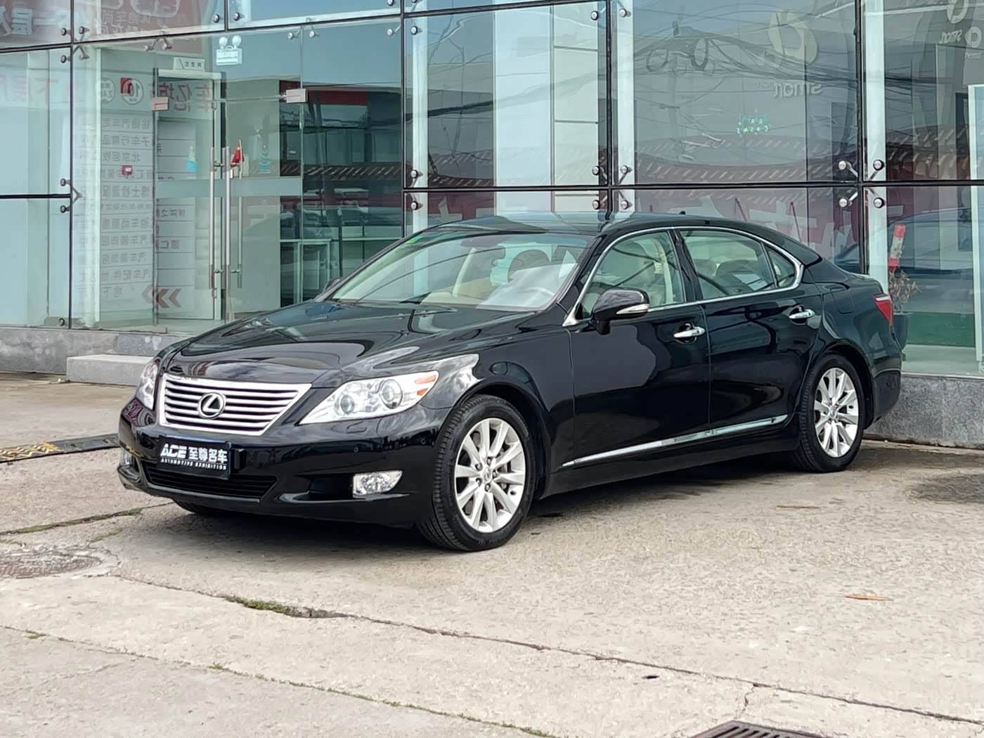 Lexus LS
