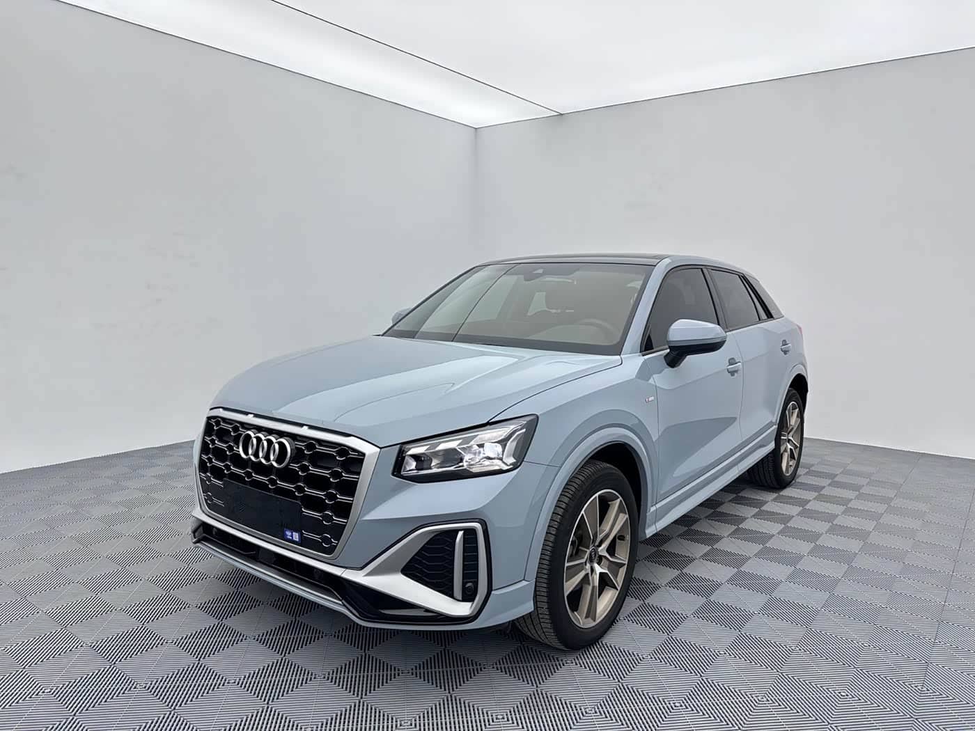 Audi Q2L