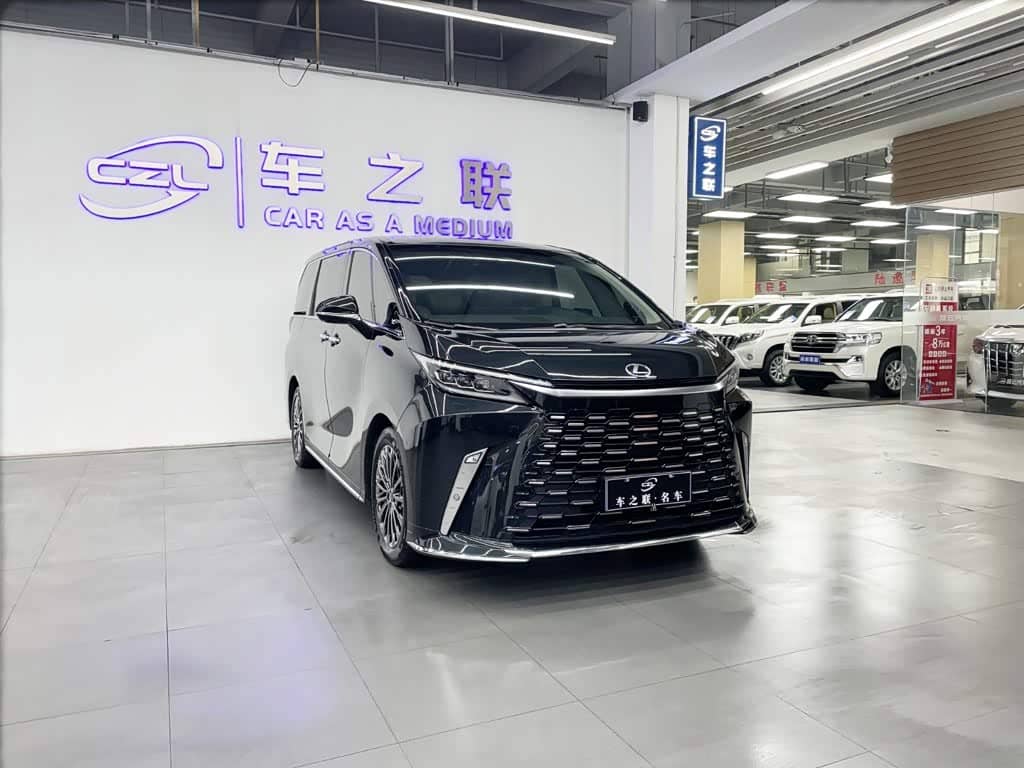 Lexus LM