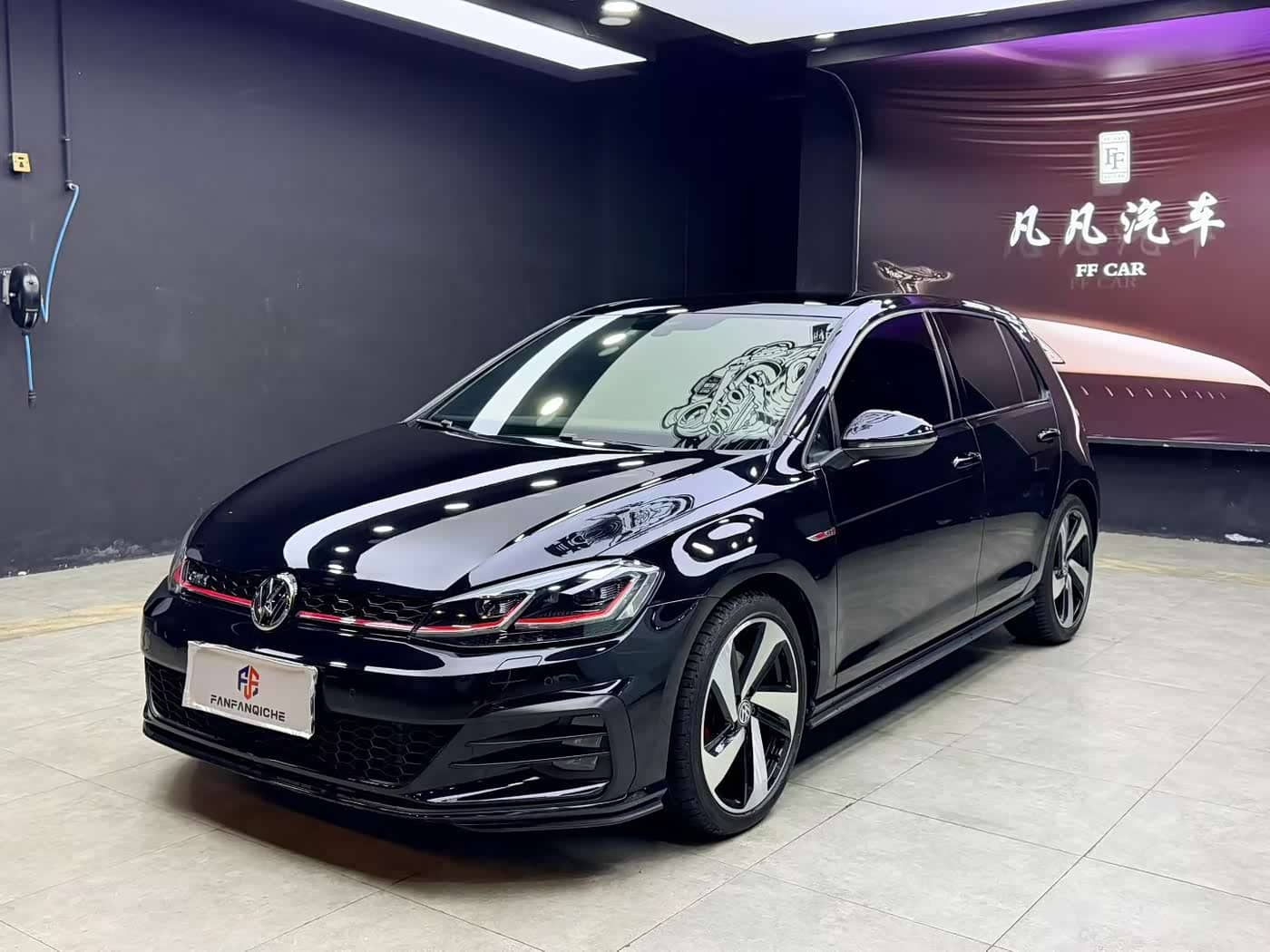 Volkswagen Golf GTI