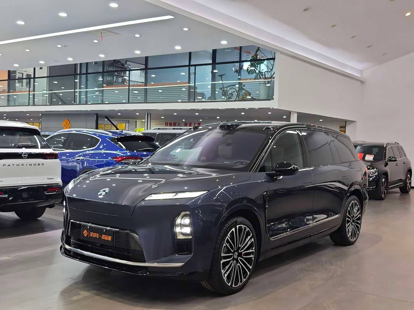NIO ES8