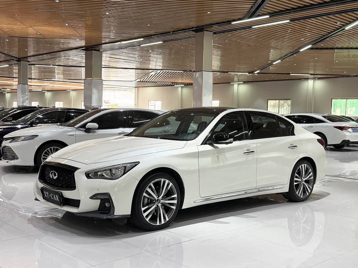 Infiniti Q50L