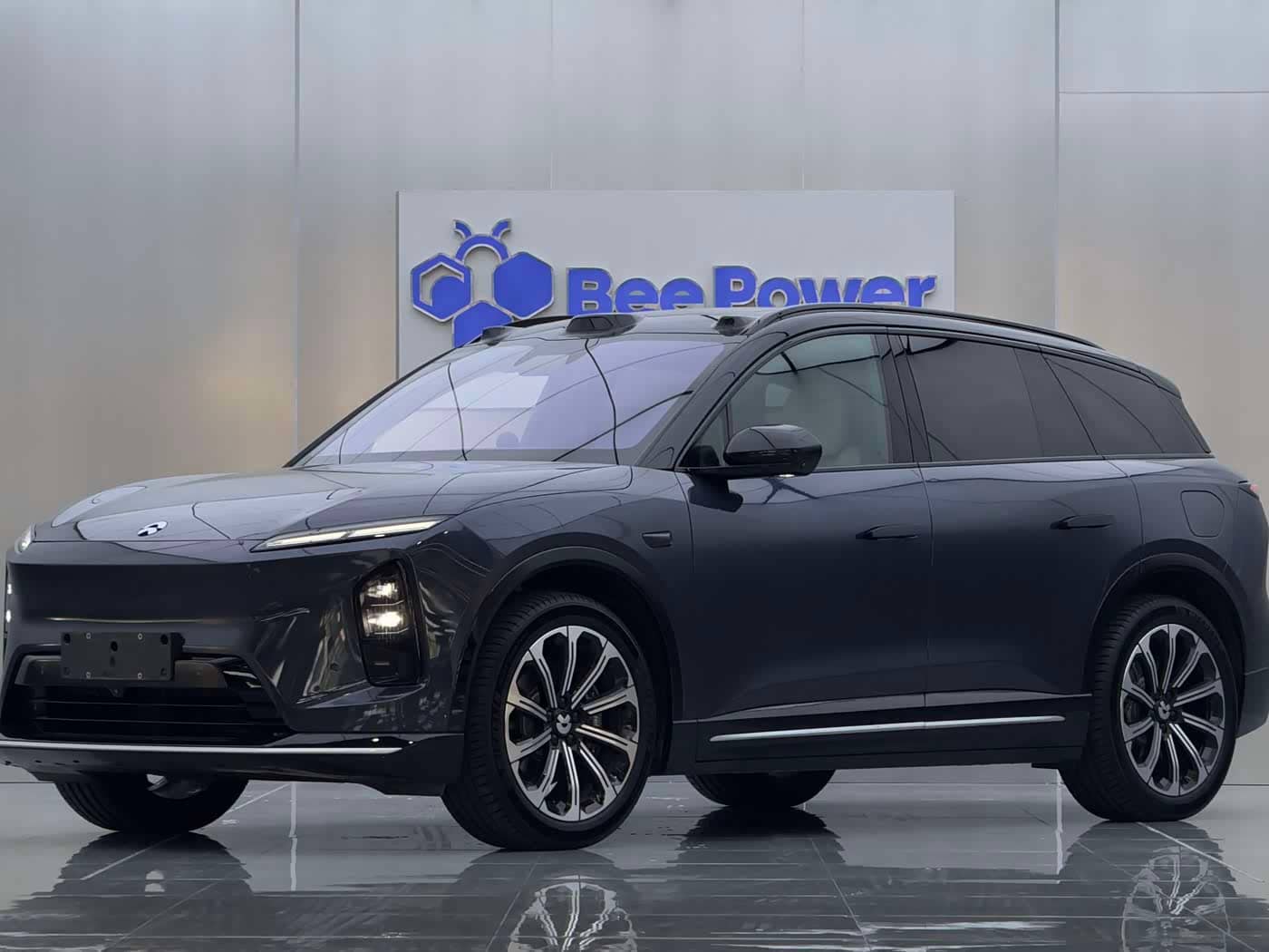 NIO ES6