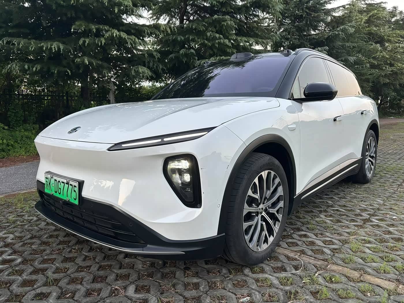 NIO ES6