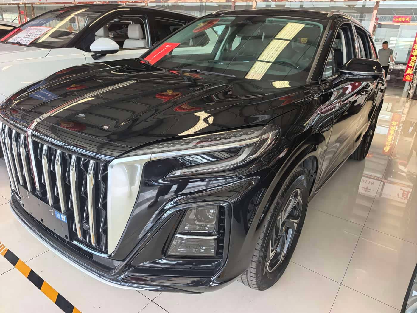 Hongqi HS3