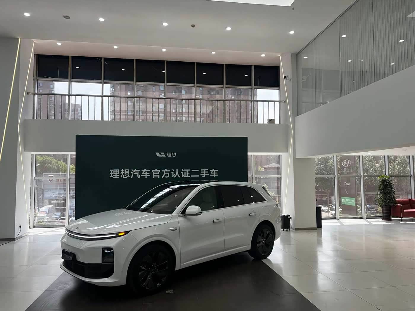 Li Auto L6