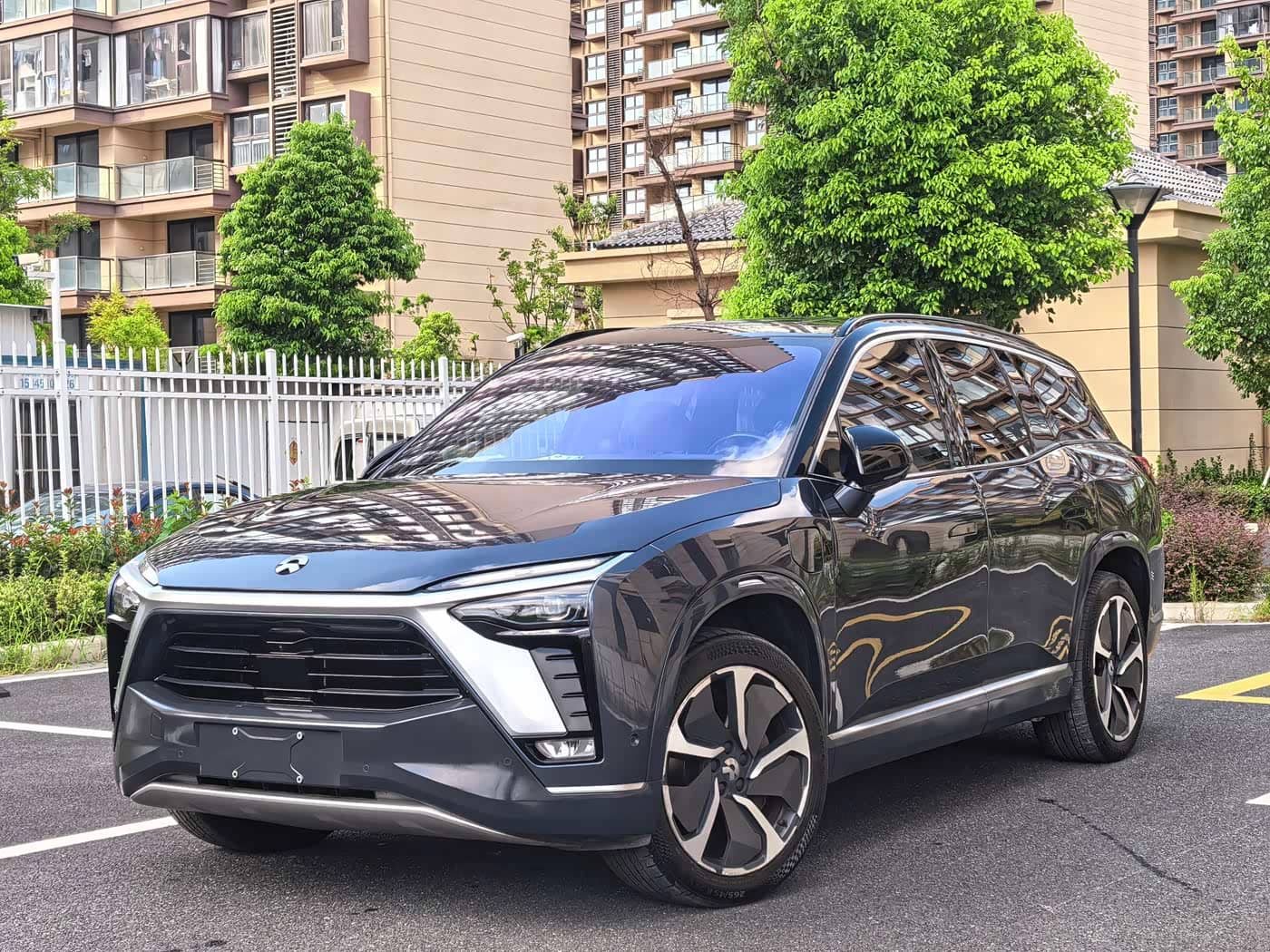NIO ES8