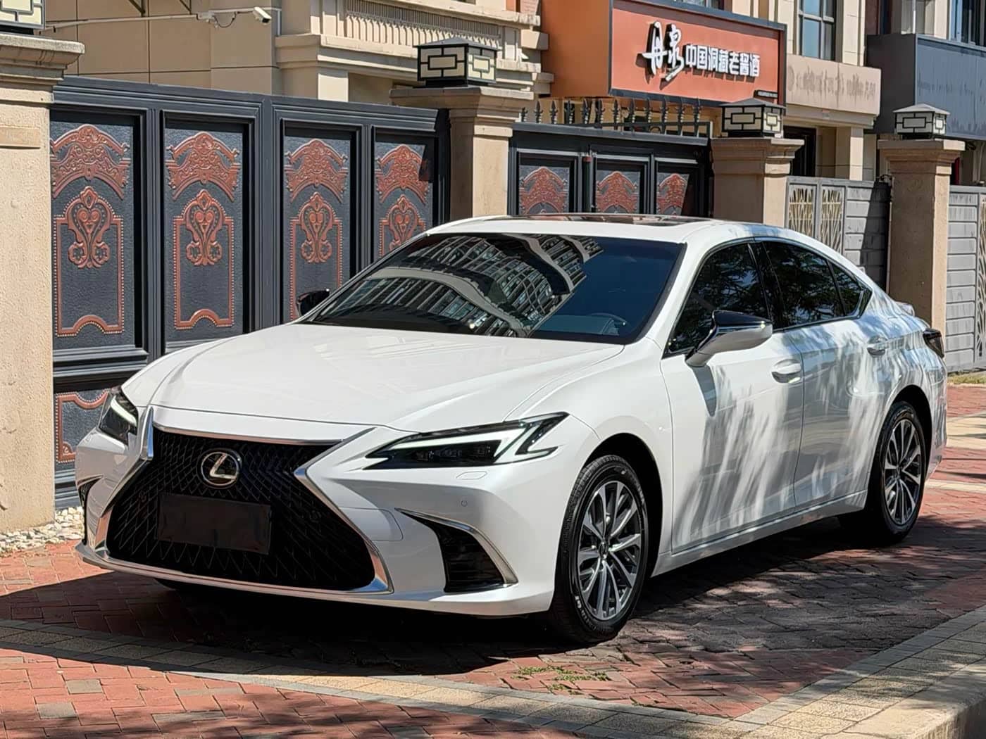 Lexus ES