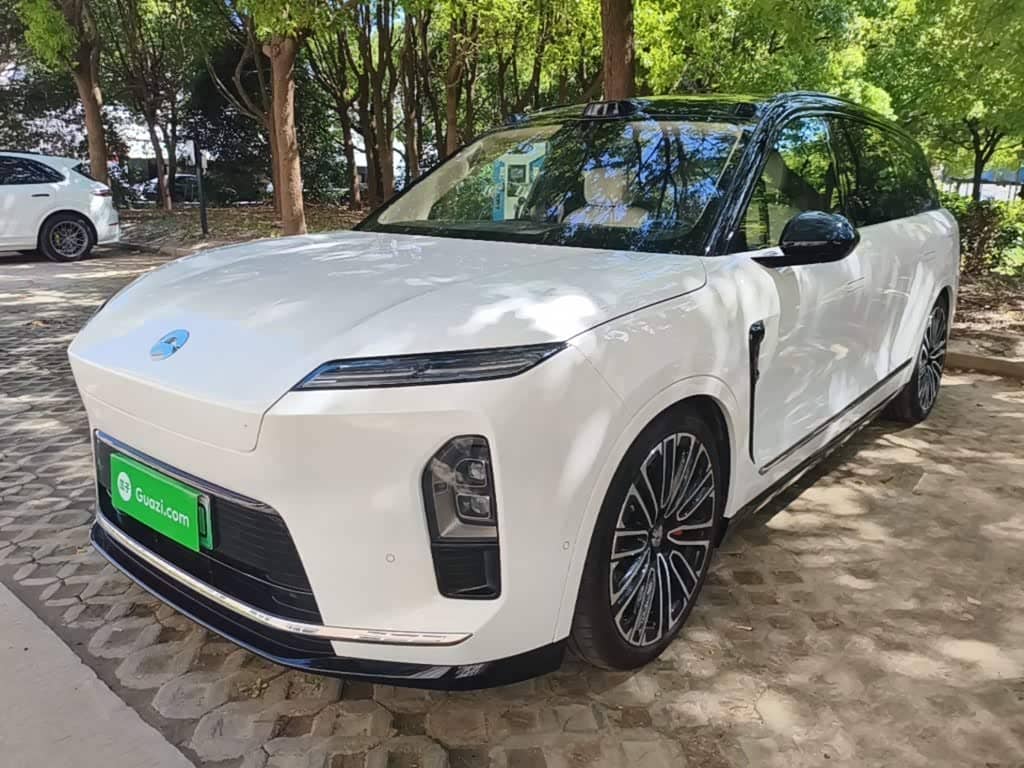NIO ES8