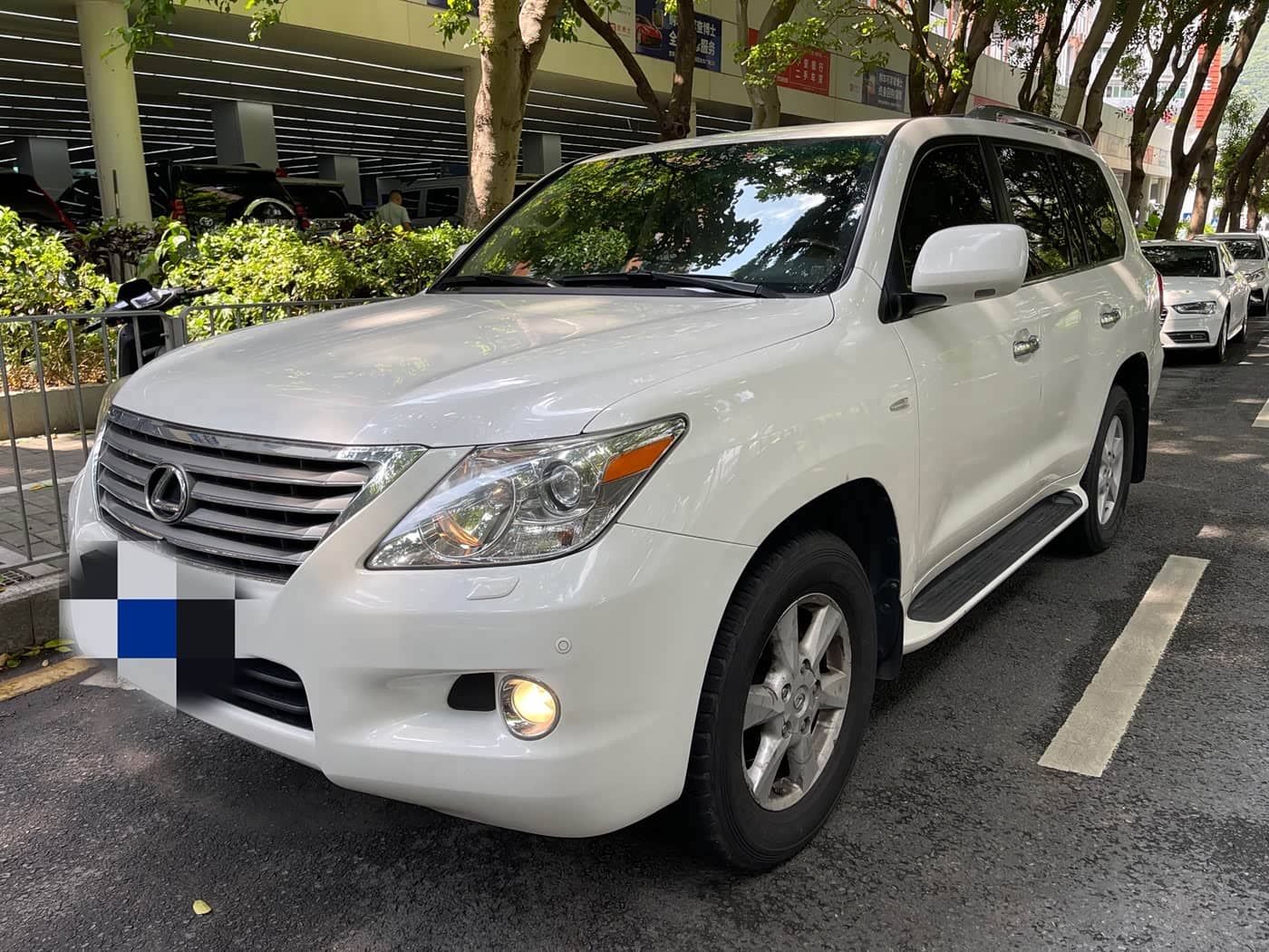 Lexus LX