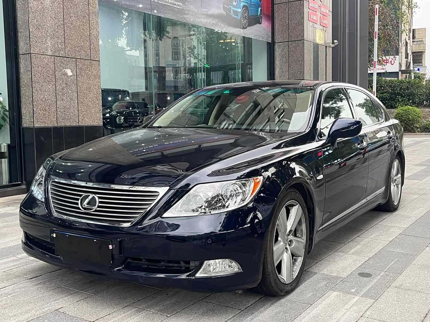 Lexus LS