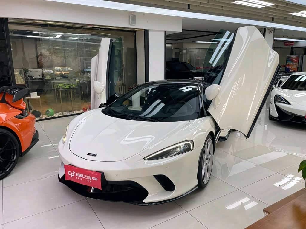 McLaren GT