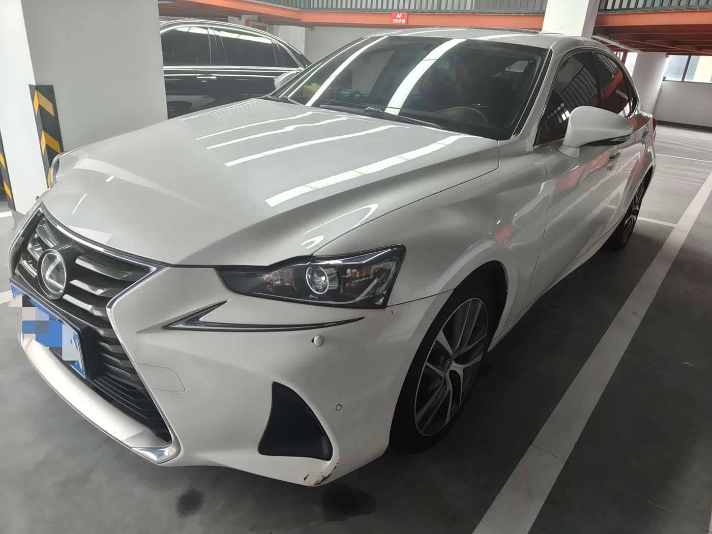Lexus IS