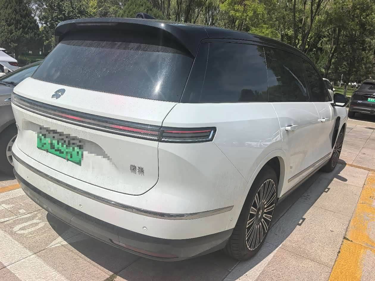 NIO ES8