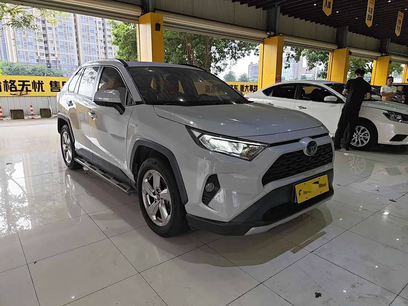 Toyota RAV4 Rongfang