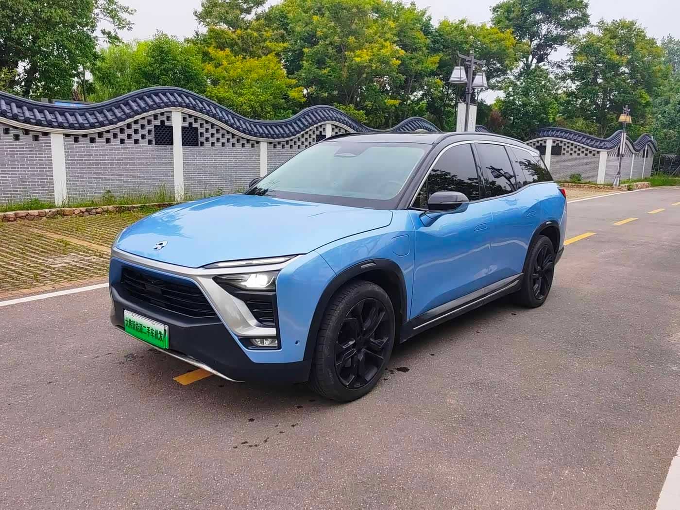 NIO ES8
