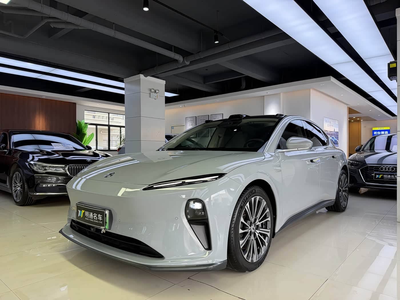 NIO ET5