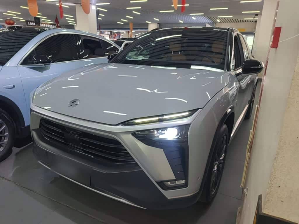NIO ES8