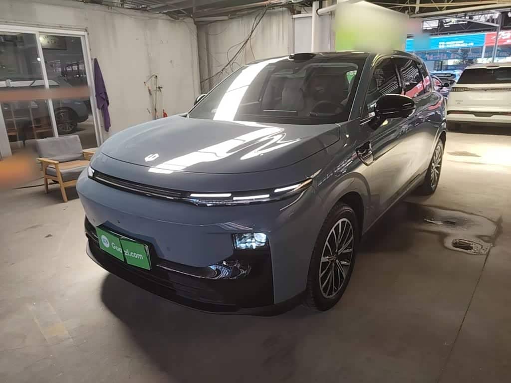 Leapmotor B10
