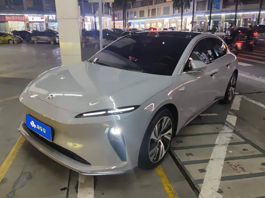 NIO ET5