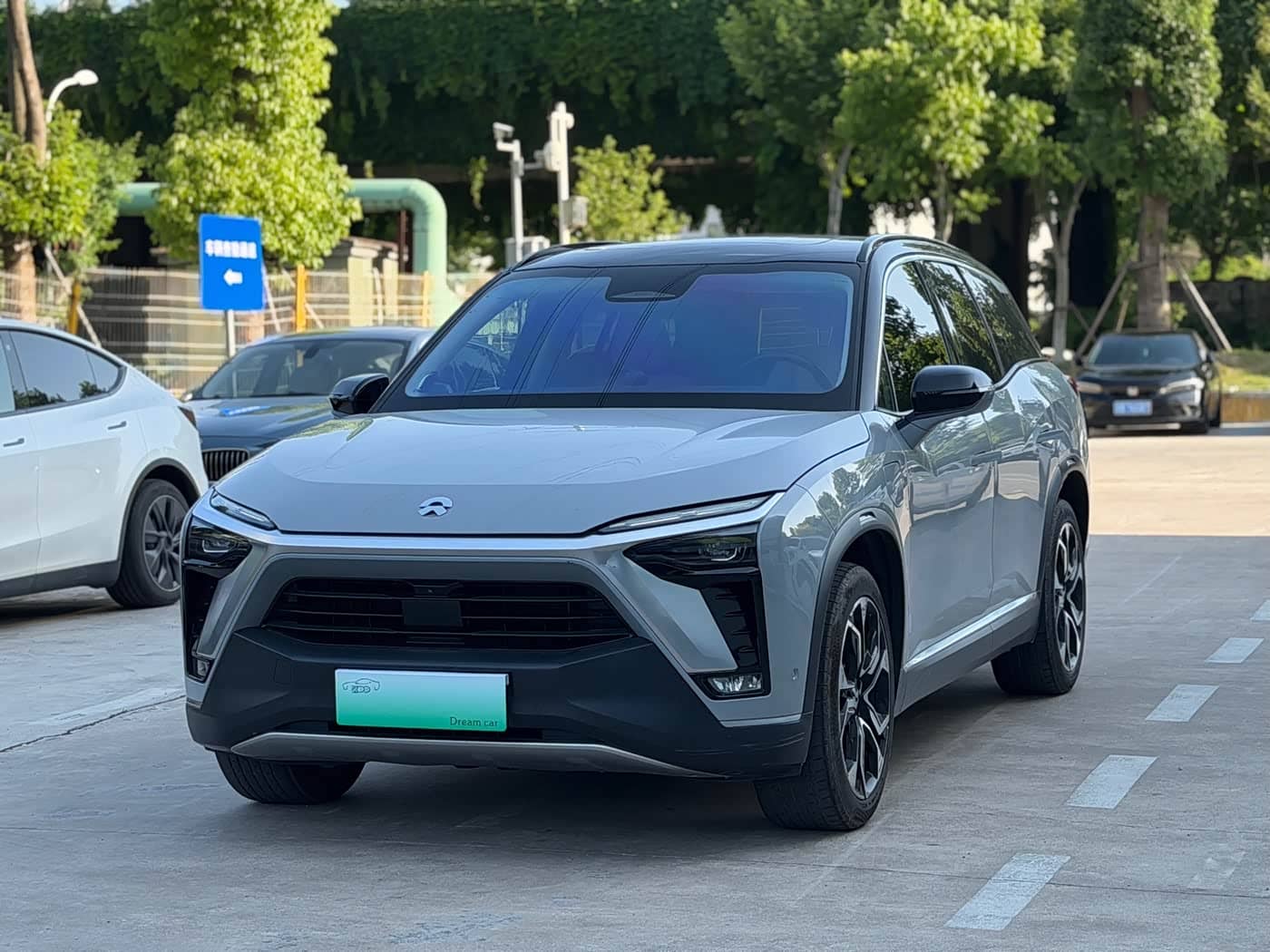 NIO ES8