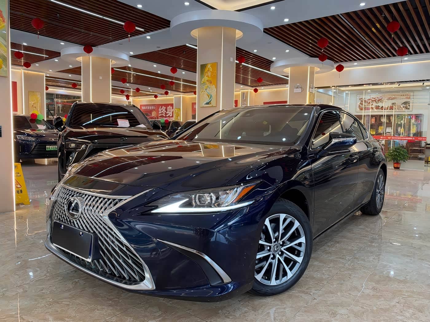 Lexus ES