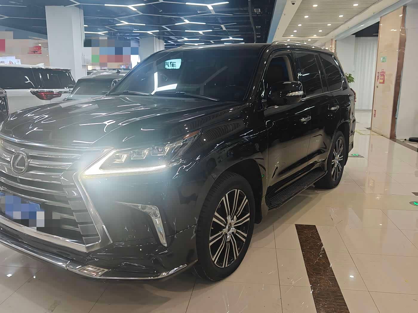 Lexus LX