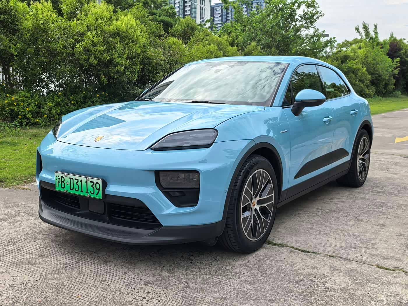 Porsche Macan EV