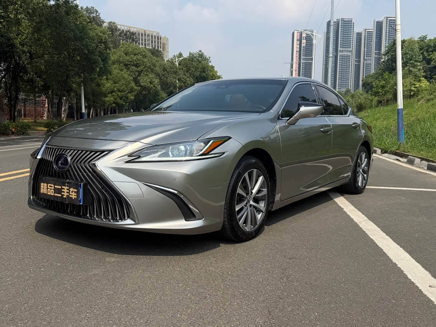 Lexus ES