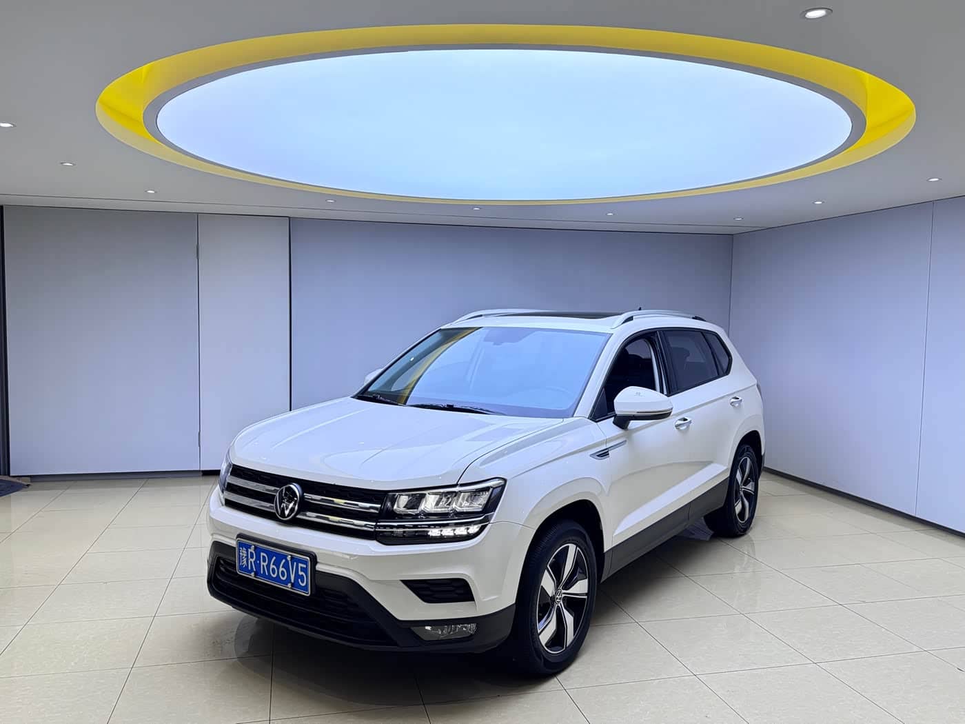 Volkswagen Tharu